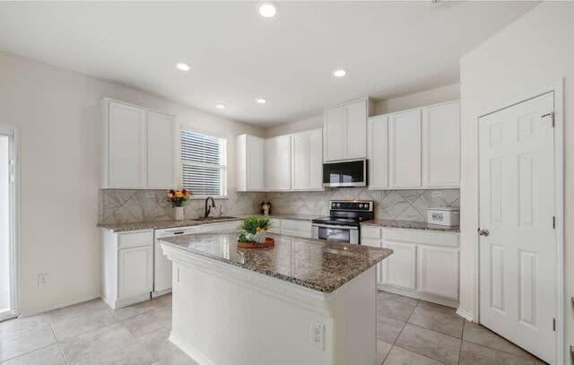 4-bedroom rental at 425 Landmark Fls in Cibolo, TX — photo 4