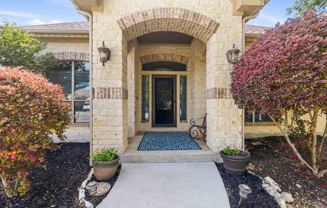 3-bedroom rental at 226 Lone Tree in Boerne, TX — photo 2