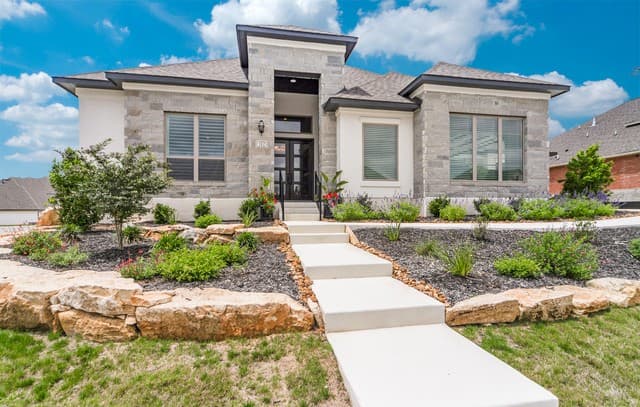 4-bedroom rental at 102 Cascada in Boerne, TX — photo 1