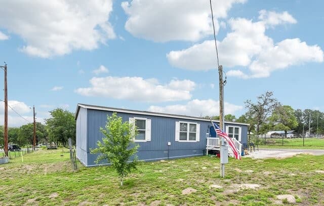Home for sale at 4103 Waterwood Pass Dr in Elmendorf, TX — photo 4