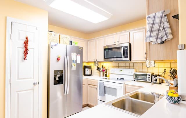 3-bedroom rental at 1512 Sandra Cir in Pleasanton, TX — photo 3