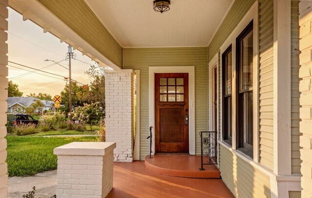 3-bedroom rental at 619 W Kings Hwy in San Antonio, TX — photo 3