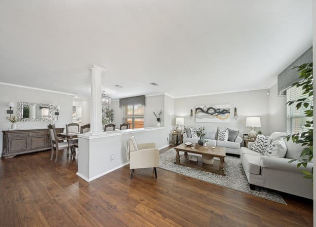 Home for sale at 7709 Avery Rd in Live Oak, TX — photo 2