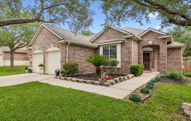 4-bedroom rental at 1008 Oak Rdg in Schertz, TX — photo 1