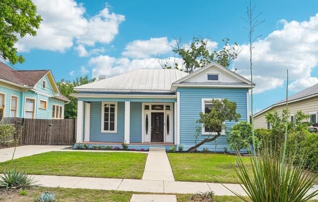 Home for sale at 624 Dawson in San Antonio, TX — photo 2