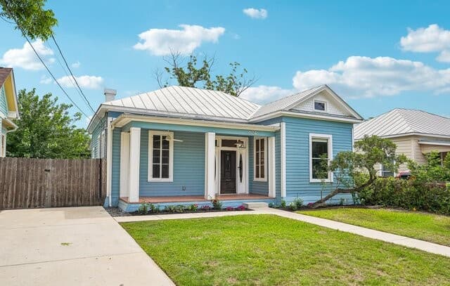 Home for sale at 624 Dawson in San Antonio, TX — photo 4