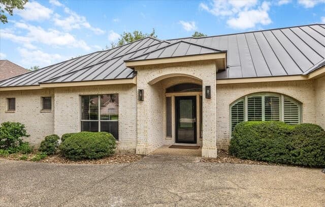 3-bedroom rental at 30223 Fairway Ash in Fair Oaks Ranch, TX — photo 4