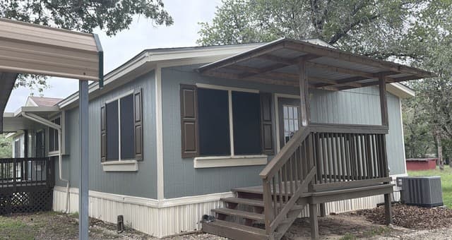 3-bedroom rental at 309 Hickory Run in La Vernia, TX — photo 3