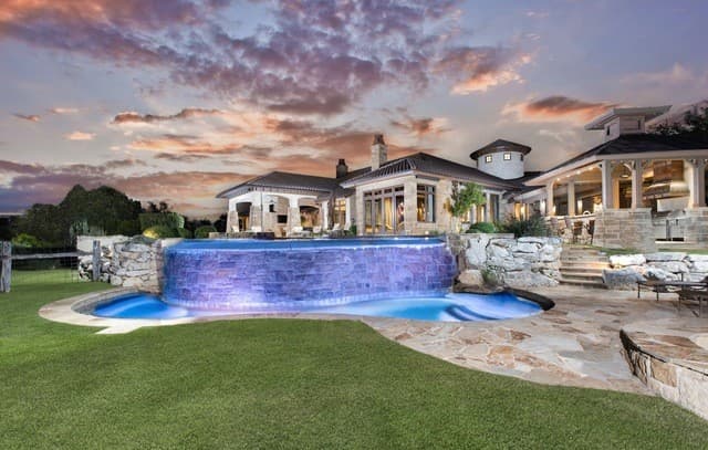 4-bedroom rental at 2428 Clubs in Boerne, TX — photo 1
