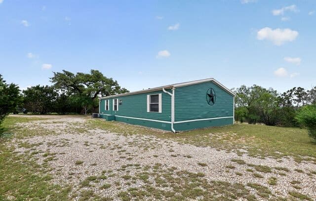 Home for sale at 1721 Lakeshore Dr N in Bandera, TX — photo 2