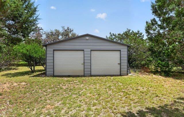 Home for sale at 1721 Lakeshore Dr N in Bandera, TX — photo 4