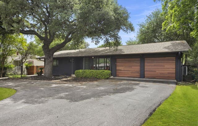 3-bedroom rental at 604 Schweppe St in Boerne, TX — photo 2