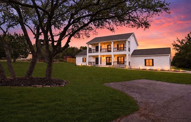 4-bedroom rental at 150 Lake View Dr in Boerne, TX — photo 2