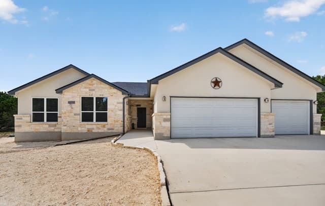 3-bedroom home for sale at 258 Heinen Rd in Bandera TX
