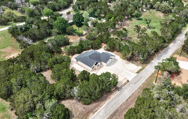 Home for sale at 258 Heinen Rd in Bandera, TX — photo 4