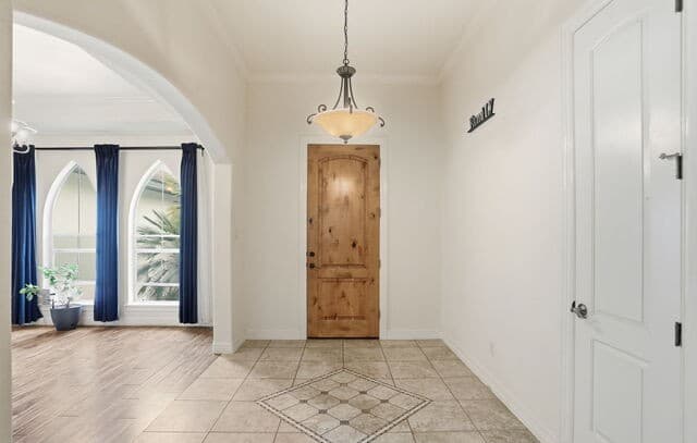 4-bedroom rental at 13314 Wind Rdg in Helotes, TX — photo 3