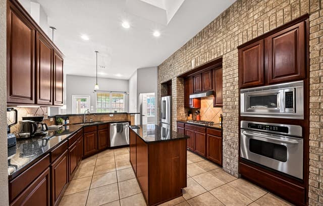 Home for sale at 9123 Rio Sedona in Helotes, TX — photo 4