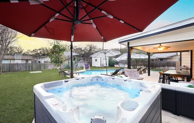 4-bedroom rental at 10807 Mount Ida in San Antonio, TX — photo 4