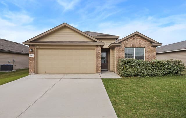 3-bedroom rental at 312 Sulphur in Cibolo, TX — photo 1