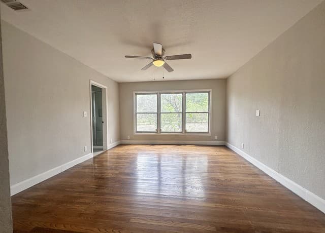 Home for sale at 740 Rittiman Rd in Terrell Hills, TX — photo 4