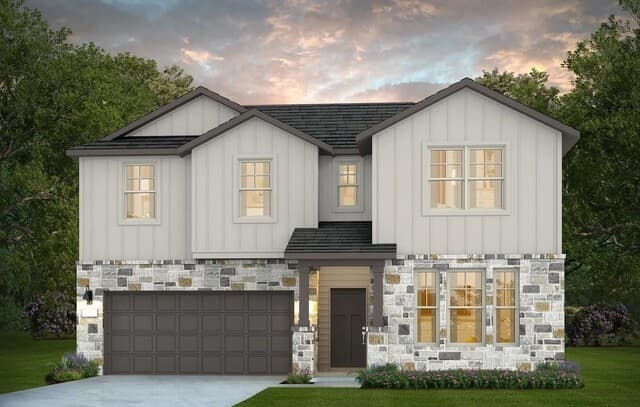6-bedroom rental at 510 Nightingale Avenue in Marion, TX — photo 1