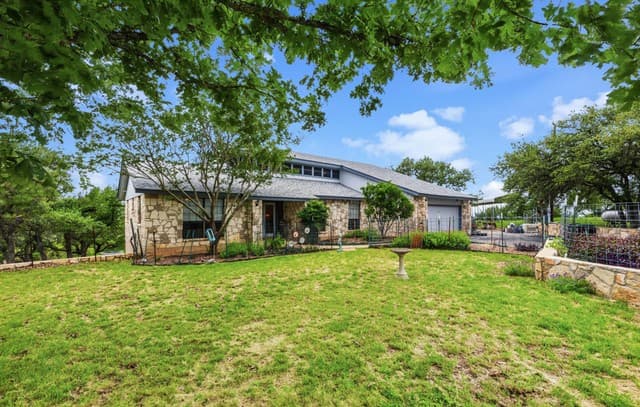 3-bedroom rental at 8017 Kenilworth in Spring Branch, TX — photo 3