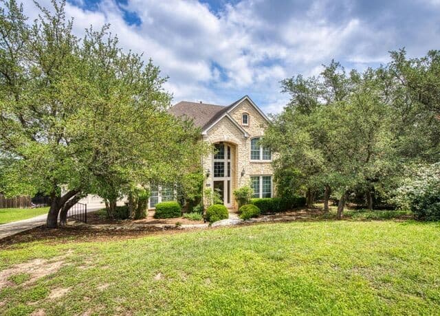 5-bedroom rental at 8903 Woodland Pass in Boerne, TX — photo 5