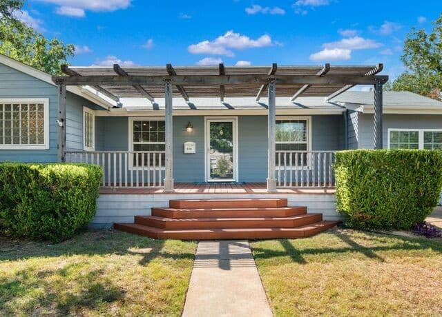 3-bedroom rental at 338 Brees Blvd in San Antonio, TX — photo 1