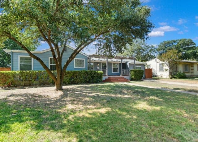 3-bedroom rental at 338 Brees Blvd in San Antonio, TX — photo 2