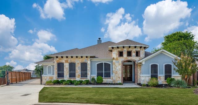 4-bedroom rental at 198 Jasper Pt in Castroville, TX — photo 2