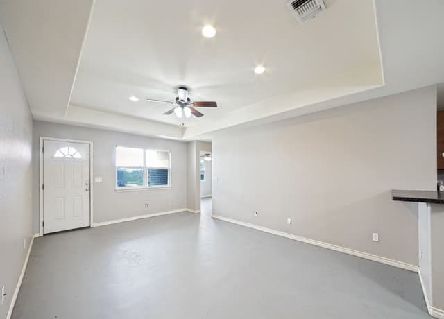 3-bedroom rental at 529 Indian Crossing in Jourdanton, TX — photo 4
