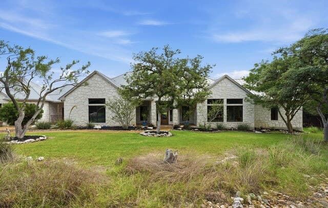 3-bedroom rental at 125 Greystone Point in Boerne, TX — photo 1