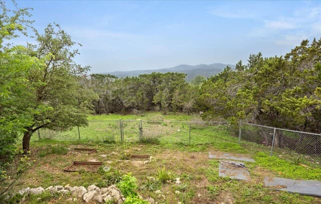 3-bedroom rental at 313 N Walnut Way in Boerne, TX — photo 2