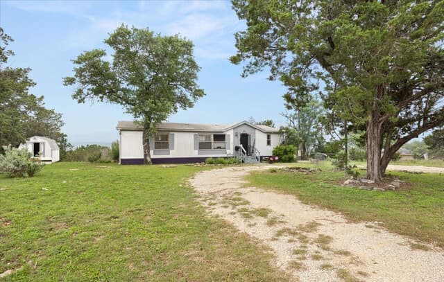3-bedroom rental at 313 N Walnut Way in Boerne, TX — photo 4