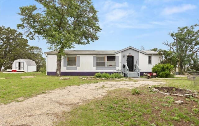 3-bedroom rental at 313 N Walnut Way in Boerne, TX — photo 5