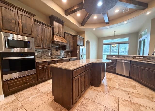 4-bedroom rental at 105 E Eden Vly in Adkins, TX — photo 2