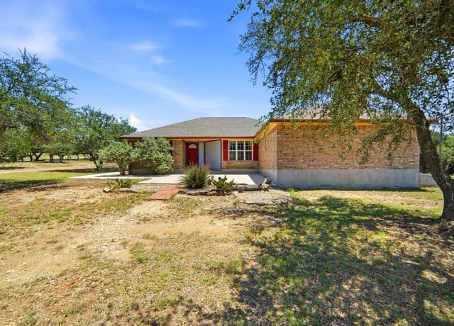 Home for sale at 342 Chipman Ct in Bandera, TX — photo 2