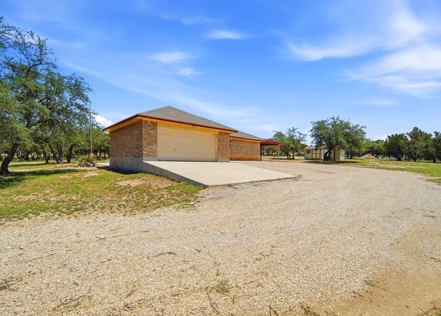 Home for sale at 342 Chipman Ct in Bandera, TX — photo 3