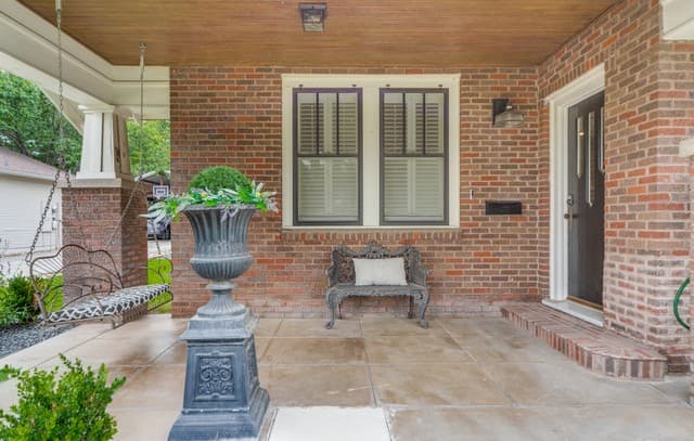 2-bedroom rental at 119 E Evergreen St in Boerne, TX — photo 4