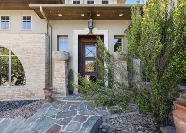 5-bedroom rental at 11426 Cat Springs in Boerne, TX — photo 5