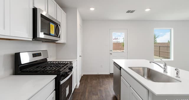 Home for sale at 4234 Marjoram Landing in Von Ormy, TX — photo 4