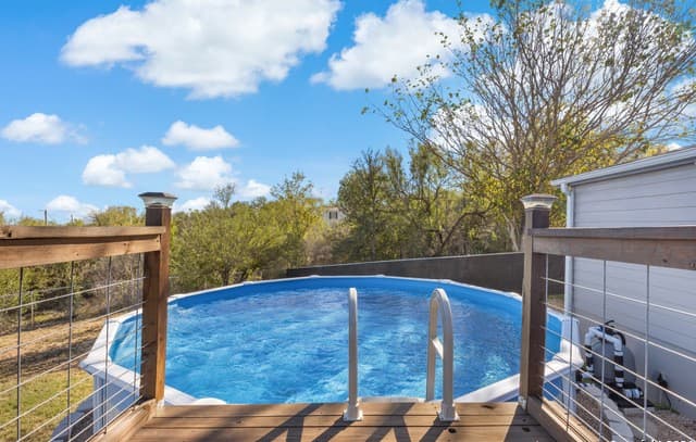4-bedroom rental at 339 County Road 5631 in Castroville, TX — photo 4