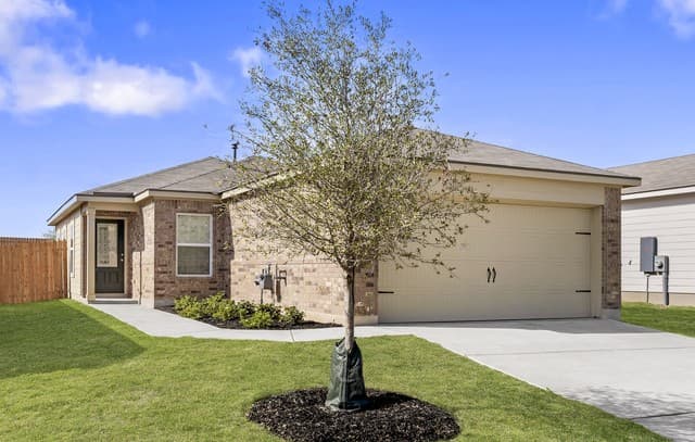 3-bedroom rental at 3910 Belby Fields in Von Ormy, TX — photo 2