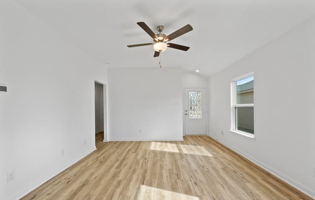3-bedroom rental at 3910 Belby Fields in Von Ormy, TX — photo 4