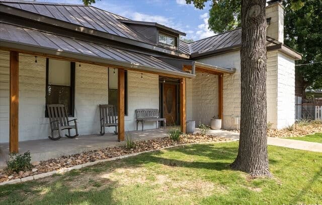 3-bedroom rental at 504 6th in Comfort, TX — photo 3