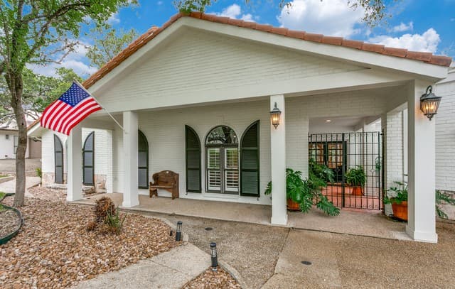 5-bedroom rental at 29341 No Le Hace in Fair Oaks Ranch, TX — photo 3