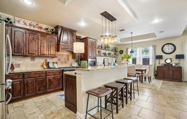 Home for sale at 137 Fairway Dr in Floresville, TX — photo 5