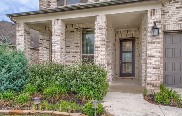 5-bedroom rental at 501 Huntwick Drive in Boerne, TX — photo 3