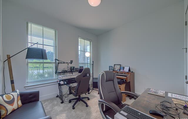 5-bedroom rental at 501 Huntwick Drive in Boerne, TX — photo 5