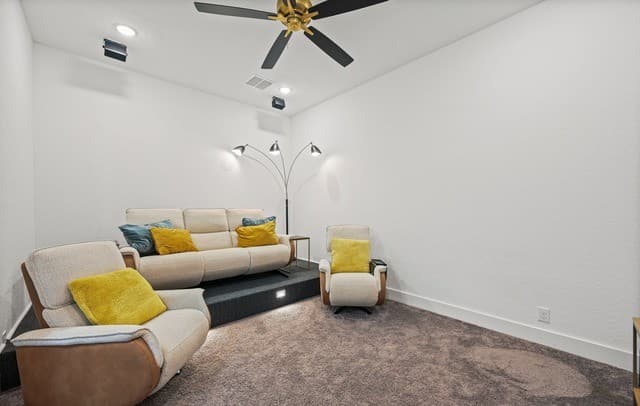 4-bedroom rental at 135 Wild Rose Hl in Boerne, TX — photo 5